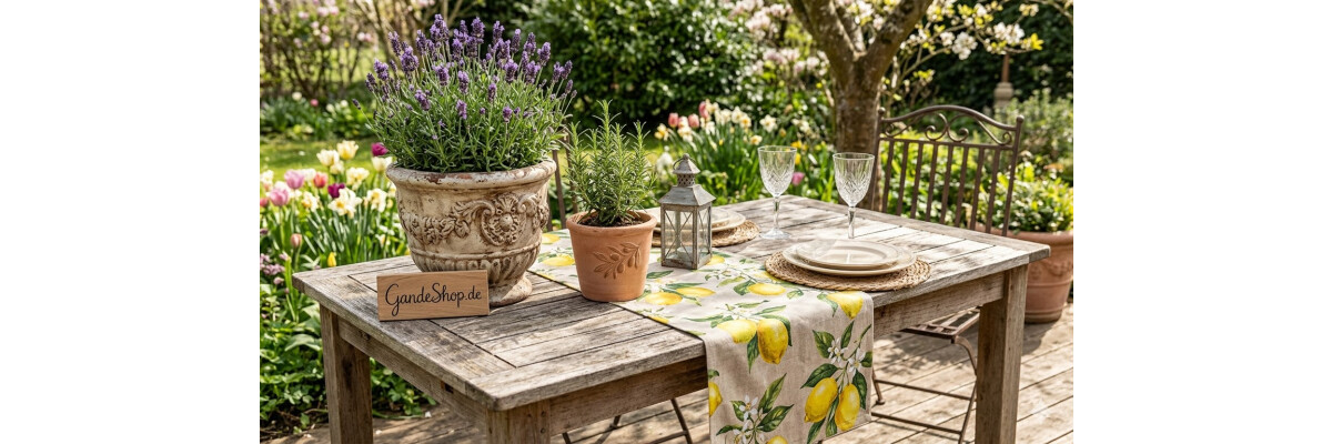 Frühlingserwachen im Garten: Landhaus-Textilien &amp; Vintage-Blumentöpfe stilvoll kombinieren - Landhaus Deko 2026: Textilien &amp; Blumentöpfe | Gandeshop